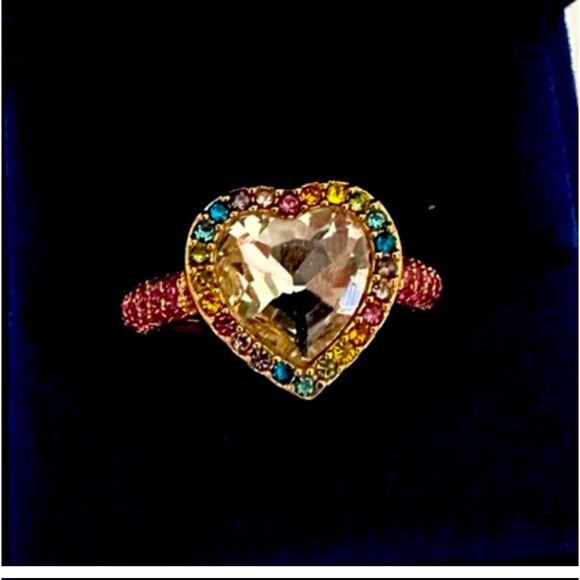 KURT GEIGER Rainbow Crystal Heart Cocktail Ring in Gold Tone - Picture 7 of 7